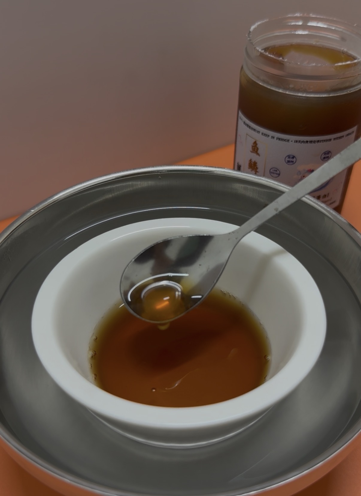 隔水加热后的鱼鳞冻